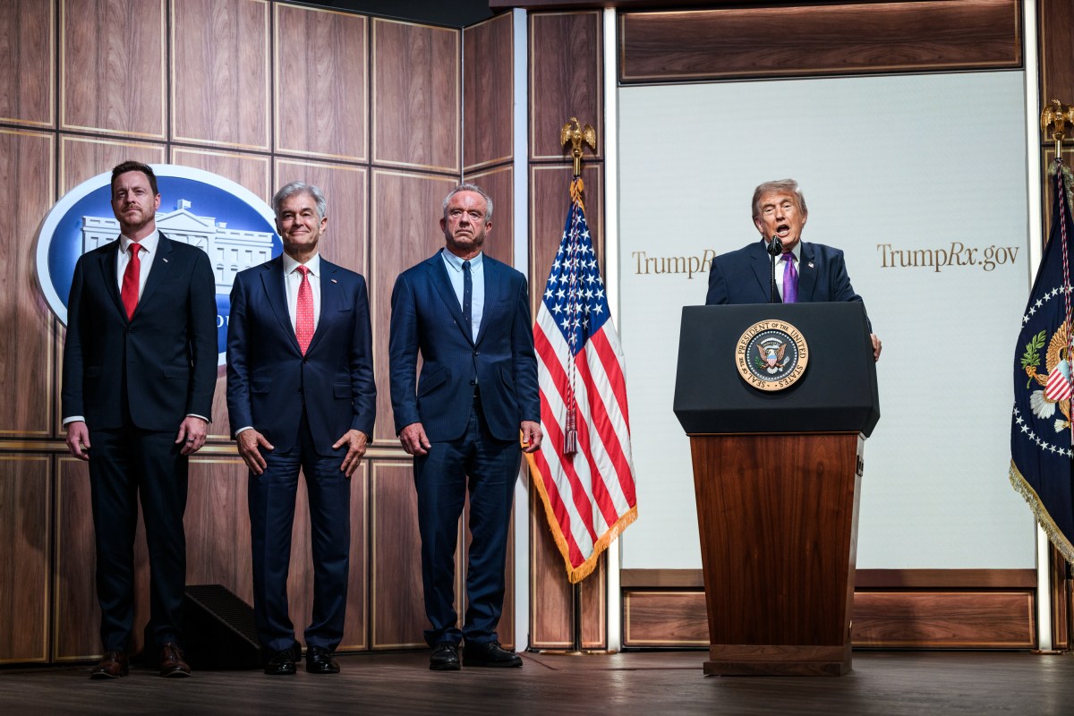 President Donald J. Trump participates in a Healthcare Affordability event at the Eisenhower Executive Office Building alongside Cost Plus Drug Company Co-Founder Mark Cuban, Medicare Director Chris Klomp, HHS Secretary Robert F. Kennedy, Jr. and CMMS Administrator Dr. Mehmet Oz, Monday, May 18, 2026. (Official White House Photo by Joyce N. Boghosian)