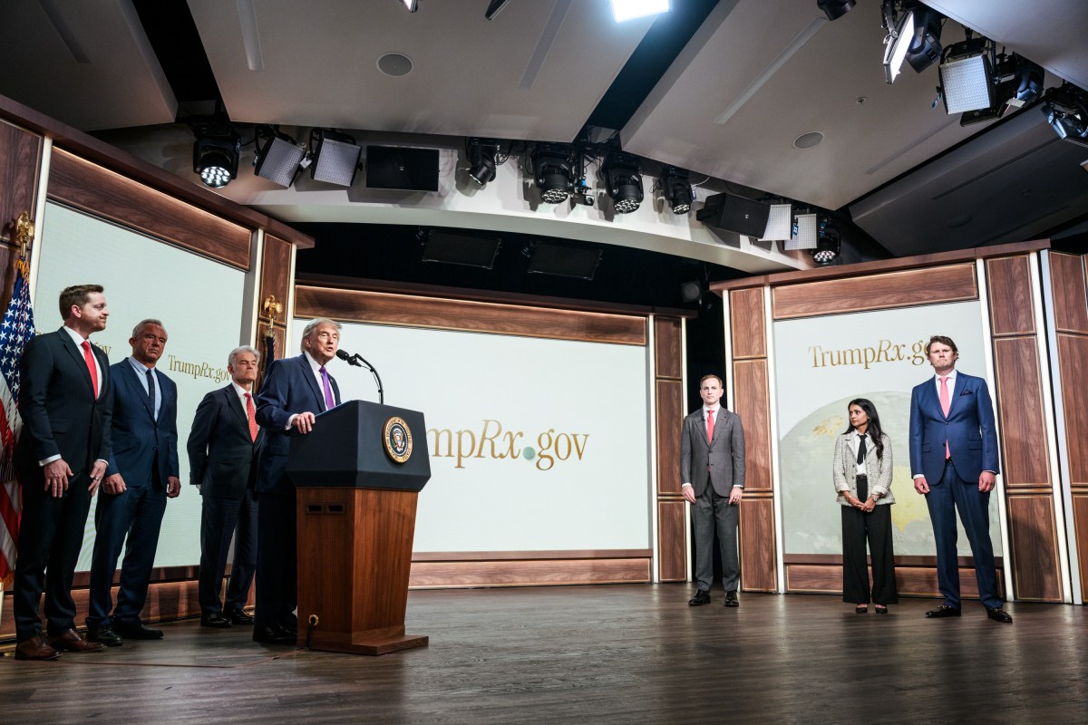 President Donald J. Trump participates in a Healthcare Affordability event at the Eisenhower Executive Office Building alongside Cost Plus Drug Company Co-Founder Mark Cuban, Medicare Director Chris Klomp, HHS Secretary Robert F. Kennedy, Jr. and CMMS Administrator Dr. Mehmet Oz, Monday, May 18, 2026. (Official White House Photo by Joyce N. Boghosian)