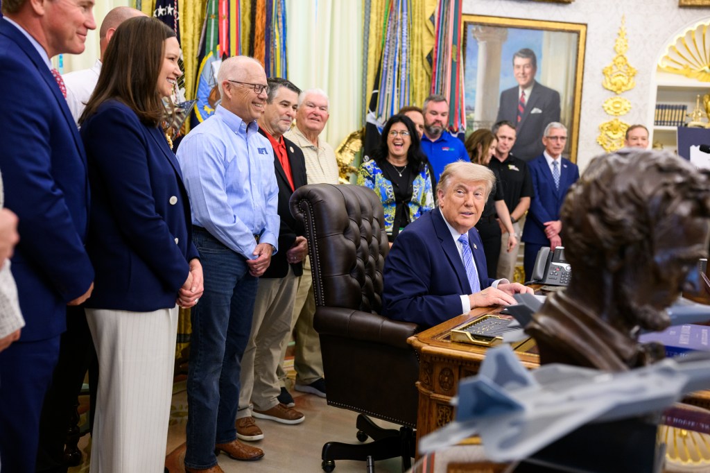 President Donald J. Trump participates in an announcement with EPA Administrator Lee Zeldin, Thursday, May 21, 2026, in the Oval Office. (Official White House Photo by Joyce Boghosian)