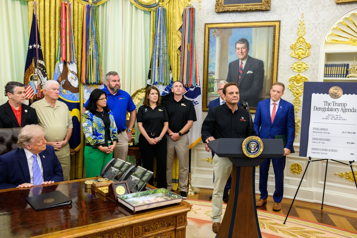 President Donald J. Trump participates in an announcement with EPA Administrator Lee Zeldin, Thursday, May 21, 2026, in the Oval Office. (Official White House Photo by Joyce Boghosian)