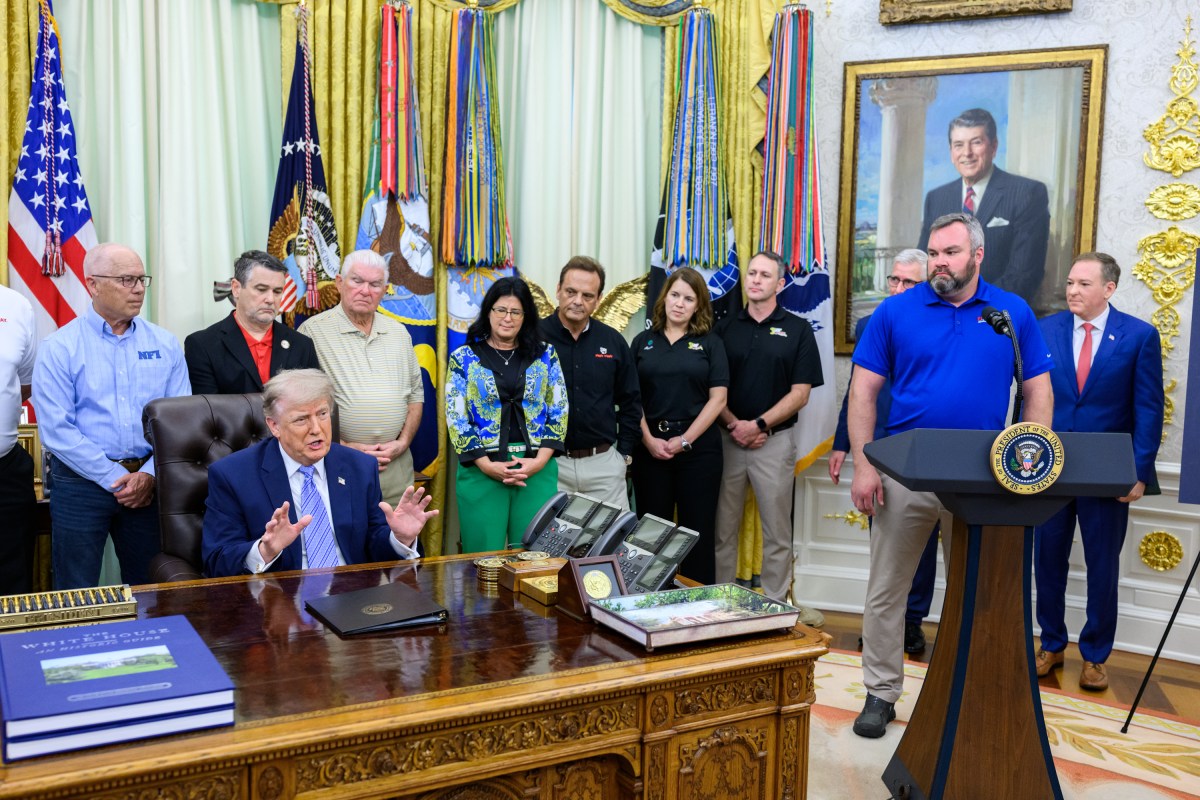 President Donald J. Trump participates in an announcement with EPA Administrator Lee Zeldin, Thursday, May 21, 2026, in the Oval Office. (Official White House Photo by Joyce Boghosian)