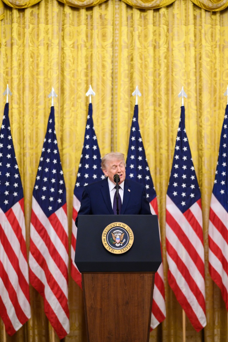 President Donald J. Trump delivers remarks at the swearing-in ceremony for Federal Reserve Chair Kevin Warsh in the East Room of the White House, Friday, May 22, 2026. (Official White House Photo by Daniel Torok)