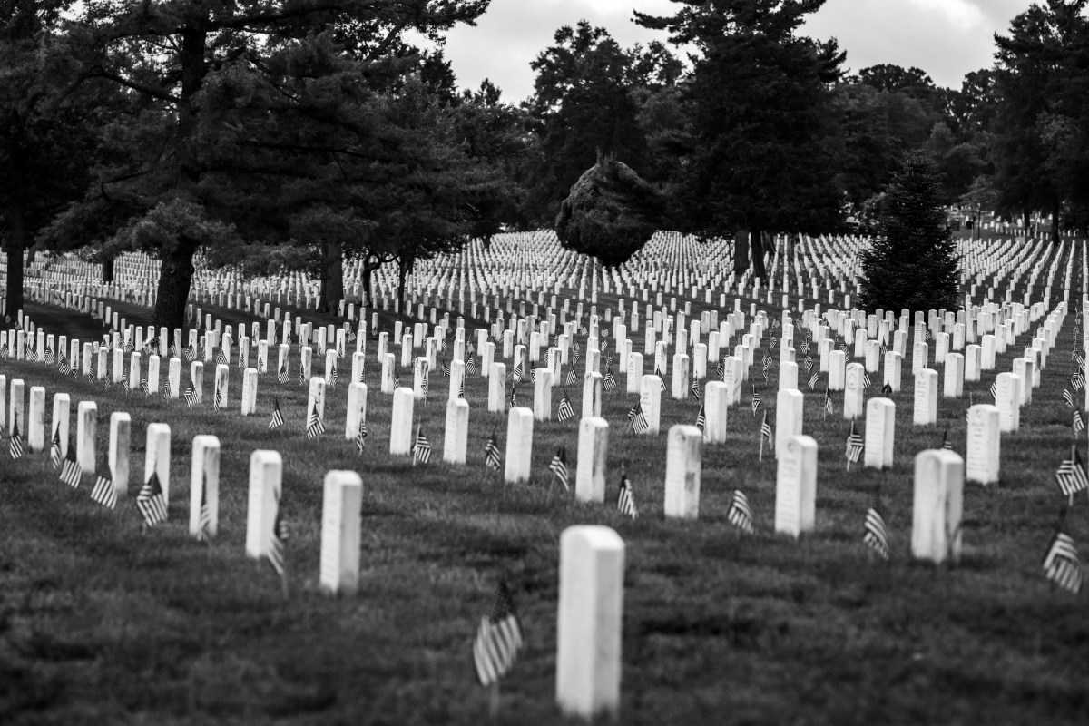 Crowds line the street as President Donald J. Trump departs Arlington National Cemetery in Arlington, Virginia after participating in Memorial Day ceremonies, Monday, May 25, 2026. (Official White House Photo by Daniel Torok)
