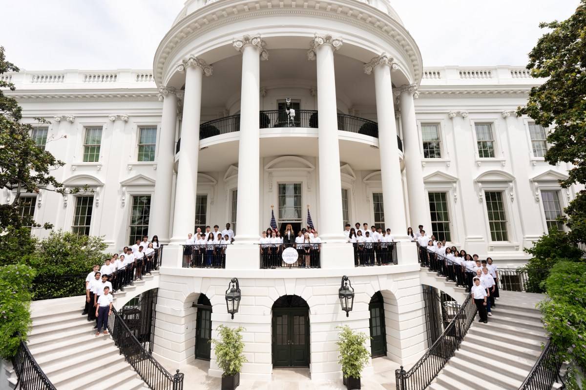 First Lady Melania Trump poses for a photo with student presenters at the Presidential Artificial Intelligence Challenge National Champion Awards, Tuesday, June 9, 2026, on the Blue Room Balcony of the White House.(Official White House Photo by Andrea Hanks)