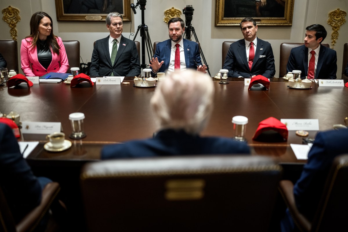 President Donald J. Trump holds a cabinet meeting in the Cabinet Room Wednesday, May 27, 2026. (Official White House Photo by Daniel Torok)