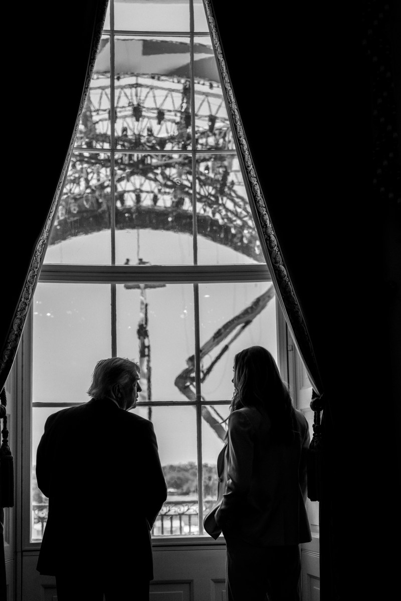 President Donald J. Trump tours the White House with Fox News host and daughter-in-law Lara Trump, Thursday, May 28, 2026. (Official White House Photo by Molly Riley)
