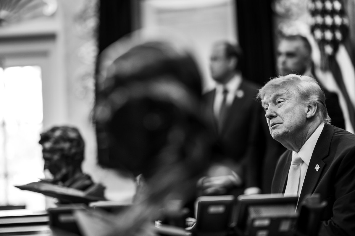 President Donald J. Trump, joined by Secretary of Energy Chris Wright, Secretary of the Interior Doug Burgum, EPA Administrator Lee Zeldin and others, makes an announcement on coal, Thursday, June 4, 2026, in the Oval Office. (Official White House Photo by Molly Riley)