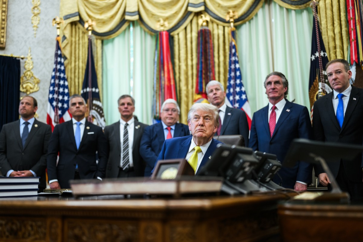 President Donald J. Trump, joined by Secretary of Energy Chris Wright, Secretary of the Interior Doug Burgum, EPA Administrator Lee Zeldin and others, makes an announcement on coal, Thursday, June 4, 2026, in the Oval Office. (Official White House Photo by Molly Riley)