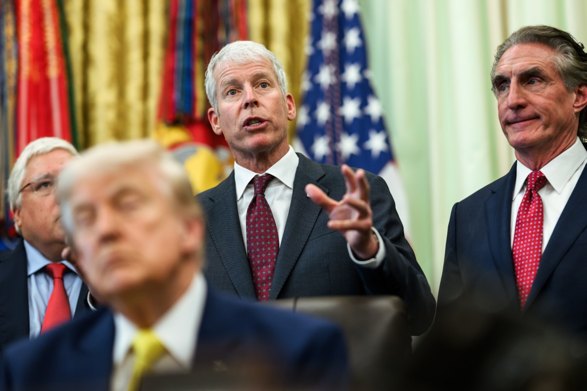President Donald J. Trump, joined by Secretary of Energy Chris Wright, Secretary of the Interior Doug Burgum, EPA Administrator Lee Zeldin and others, makes an announcement on coal, Thursday, June 4, 2026, in the Oval Office. (Official White House Photo by Molly Riley)