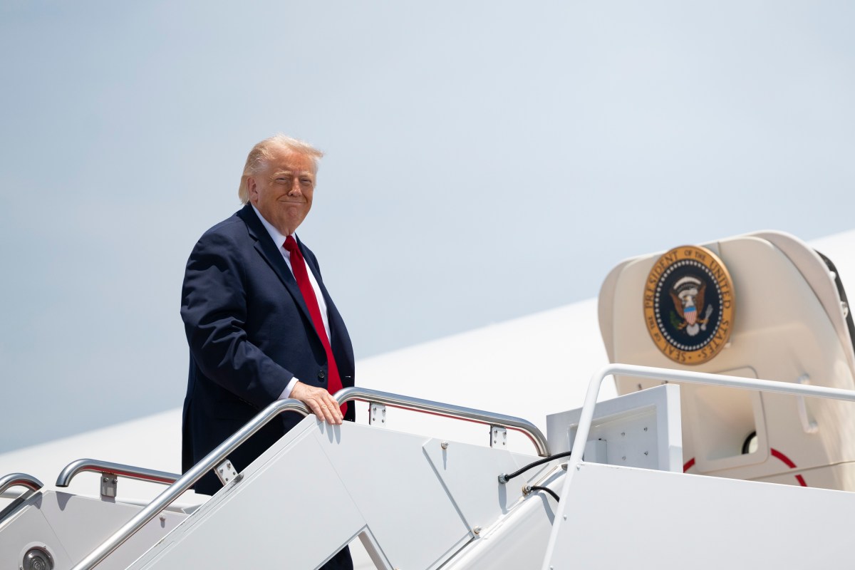 President Donald J. Trump boards Air Force One at Joint Base Andrews, Maryland on Friday, June 5, 2026, en route Chippewa Valley Regional Airport in Eau Claire, Wisconsin.(Official White House Photo by Joyce N. Boghosian)