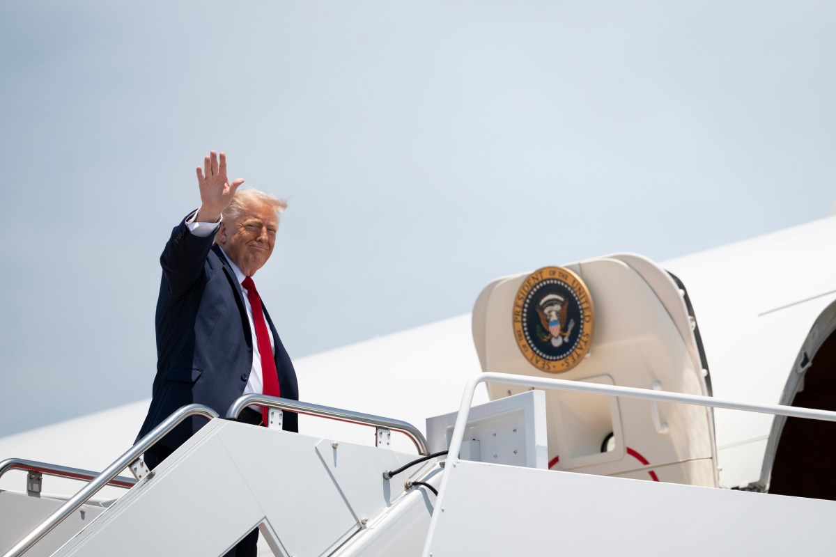 President Donald J. Trump boards Air Force One at Joint Base Andrews, Maryland on Friday, June 5, 2026, en route Chippewa Valley Regional Airport in Eau Claire, Wisconsin.(Official White House Photo by Joyce N. Boghosian)