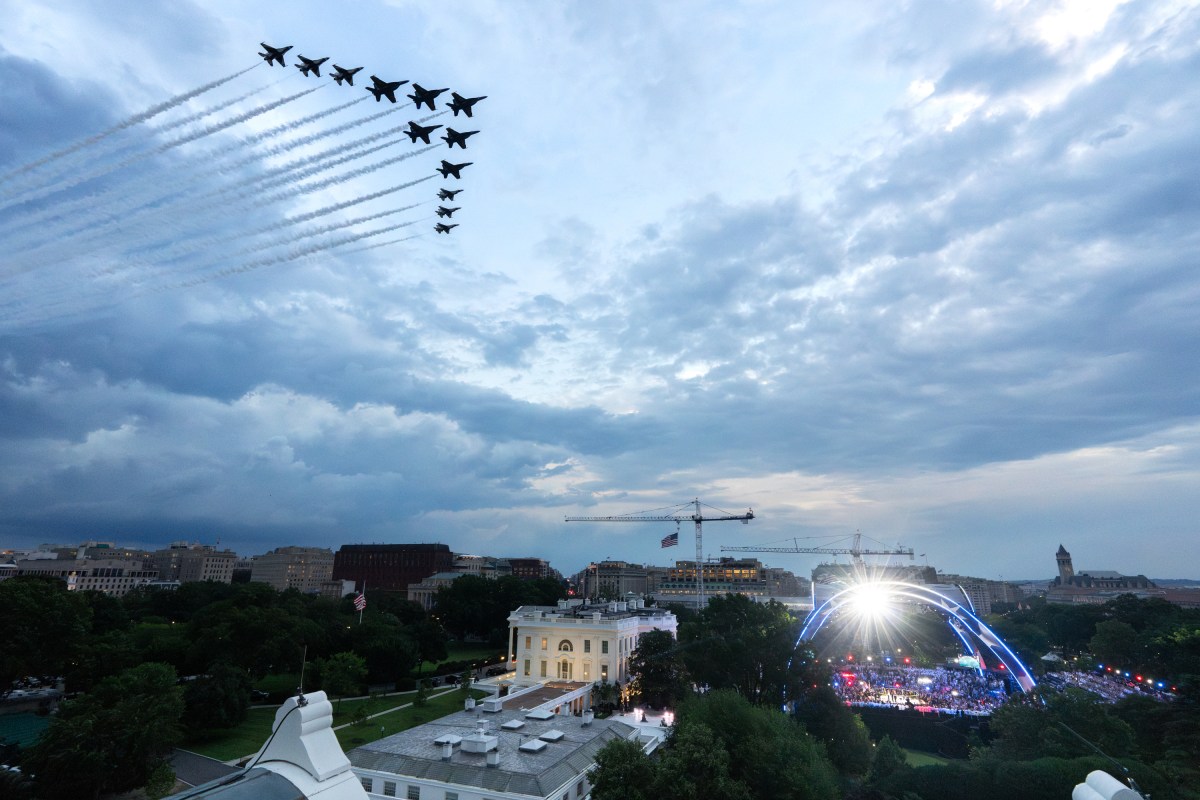 The U.S. Navy Blue Angels and the U.S. Air Force Thunderbirds perform a flyover at the White House during UFC Freedom 250, Sunday, June 14, 2026. (Official White House Photo by Cody Hendrix)