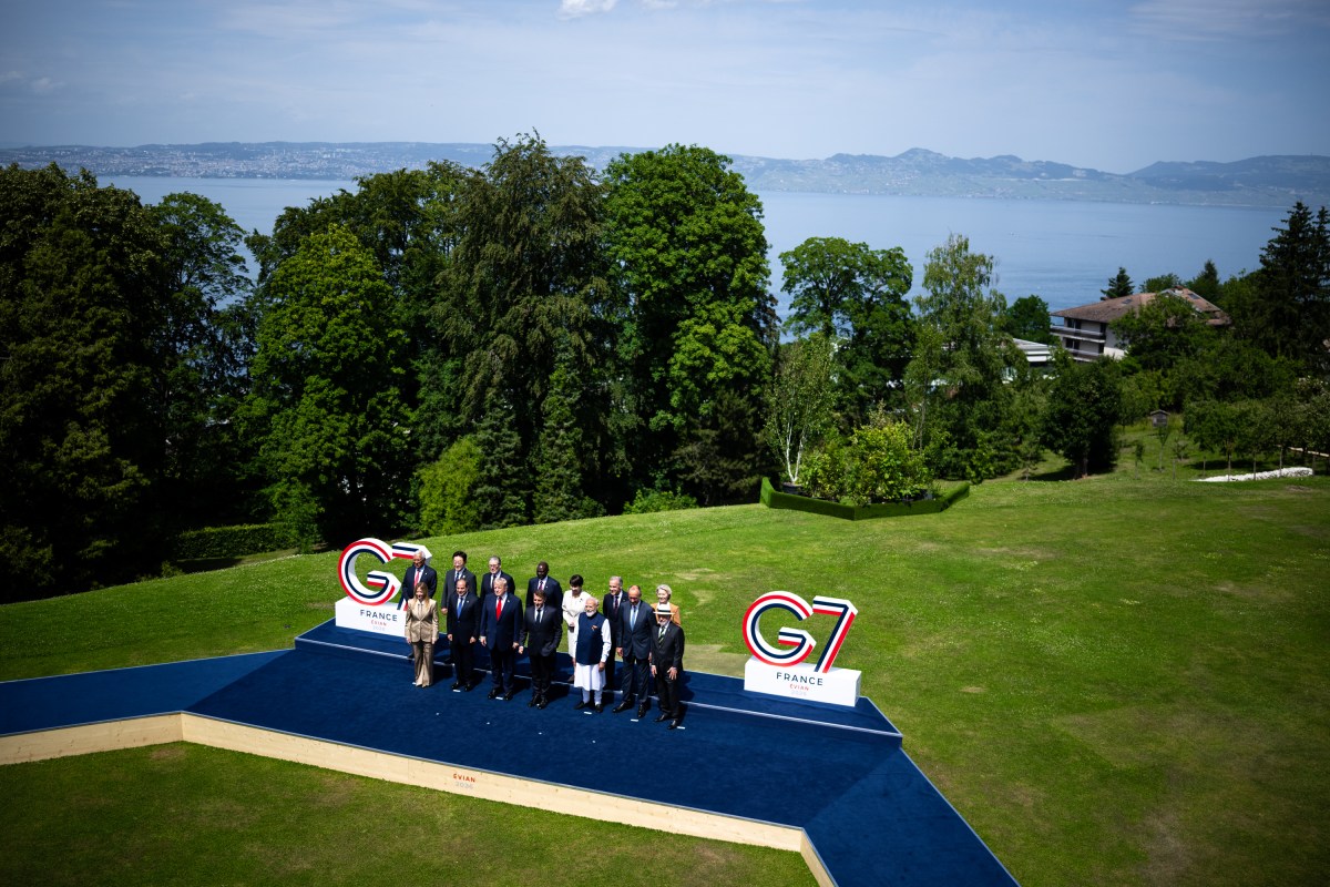 President Donald J. Trump takes a “Family Photo” with other world leaders at the G7 Summit at the Hotel Royal Evian, Tuesday, June 16, 2026, in Evian-les-Bains, France. (Official White House Photo by Daniel Torok)