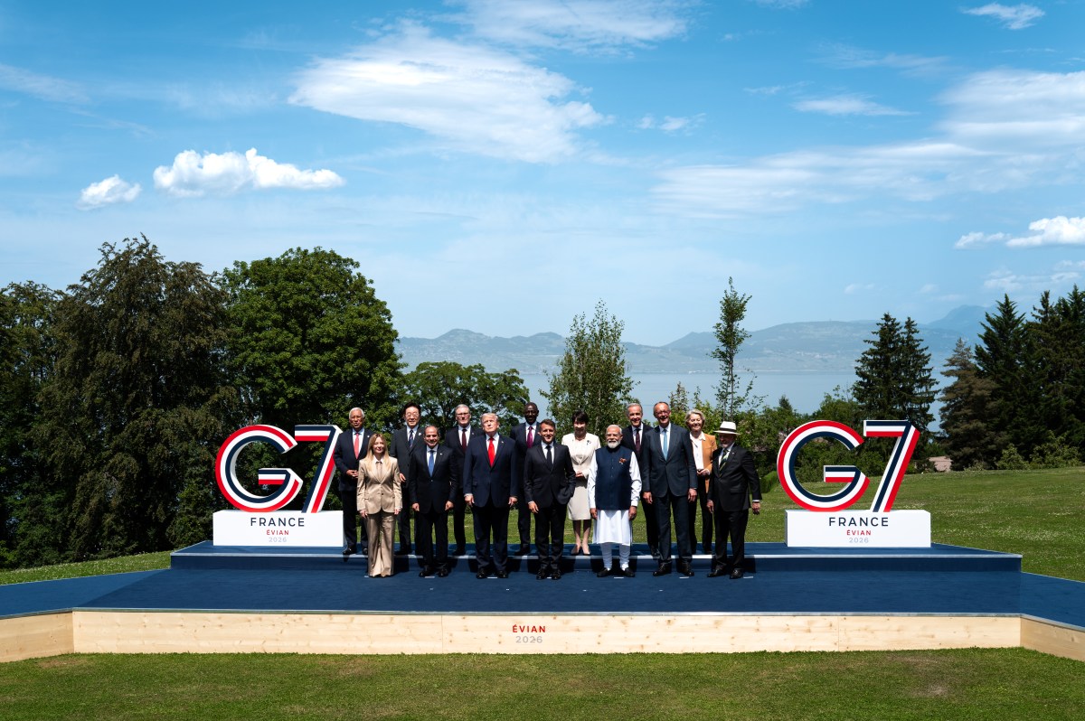 President Donald J. Trump takes a “Family Photo” with other world leaders at the G7 Summit at the Hotel Royal Evian, Tuesday, June 16, 2026, in Evian-les-Bains, France. (Official White House Photo by Isaac Apon)