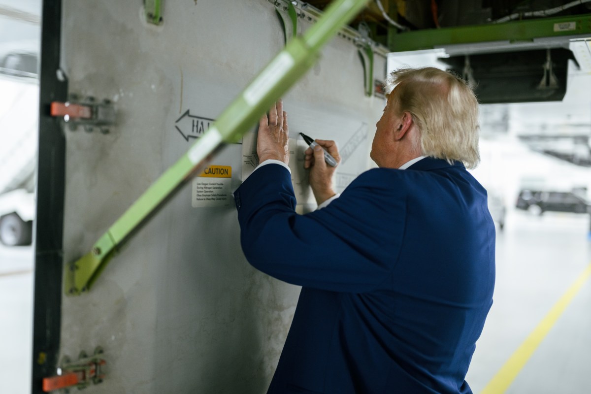 President Donald J. Trump tours the new Air Force One at Joint Base Andrews, Maryland on Friday, June 19, 2026. (Official White House Photo by Daniel Torok)