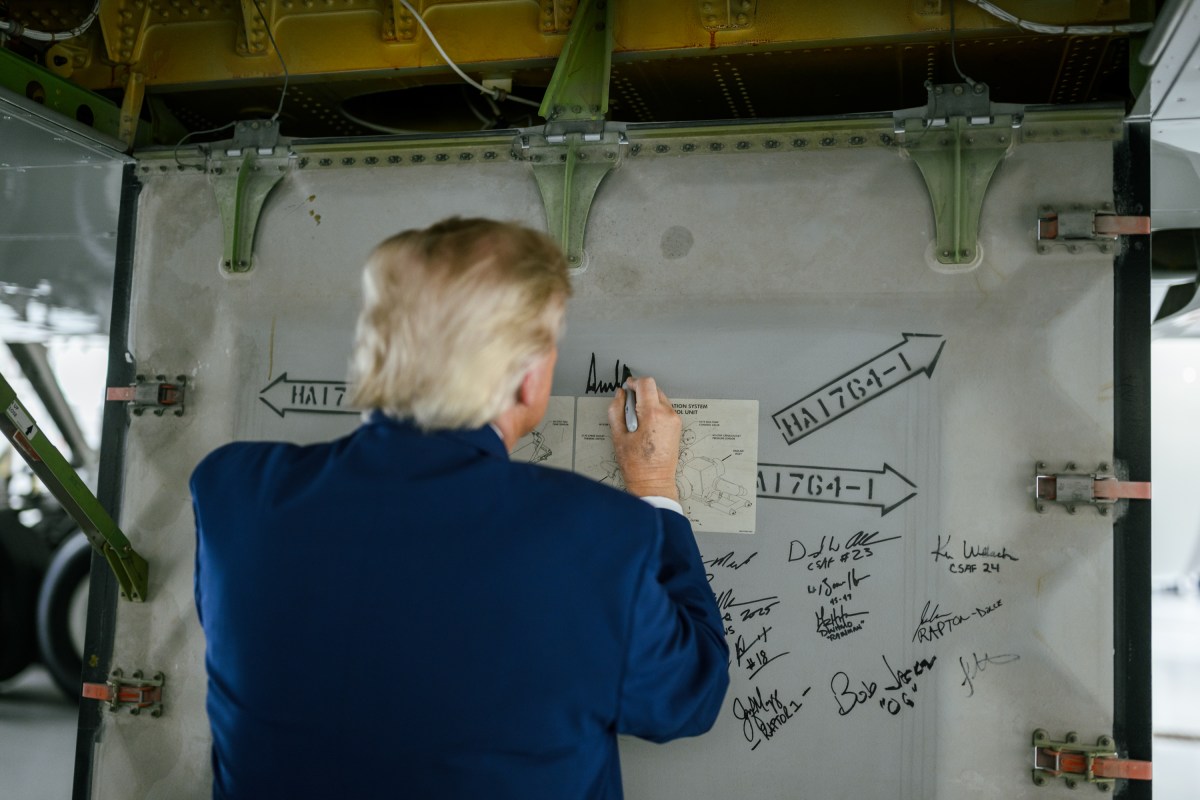 President Donald J. Trump tours the new Air Force One at Joint Base Andrews, Maryland on Friday, June 19, 2026. (Official White House Photo by Daniel Torok)
