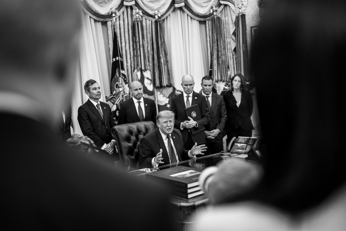 President Donald J. Trump signs executive orders alongside Utah Governor Spencer Cox and members of the Utah congressional delegation in the Oval Office, Monday, July 13, 2026. (Official White House Photo by Molly Riley)