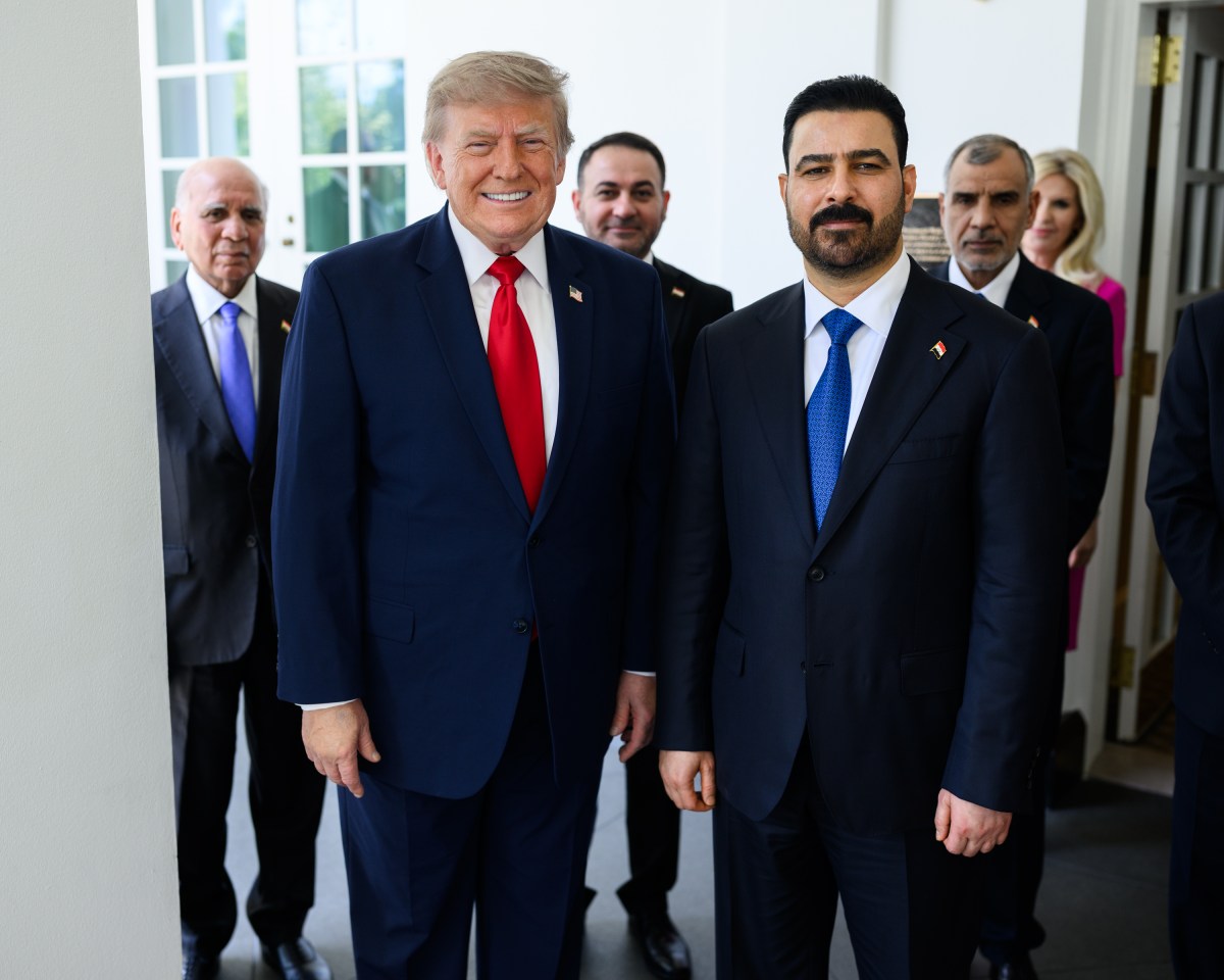 President Donald J. Trump shows Iraqi Prime Minister Ali al-Zaidi the Rose Garden and West Colonnade following a bilateral meeting in the Oval Office, Tuesday, July 14, 2026. (Official White House photo by Daniel Torok)
