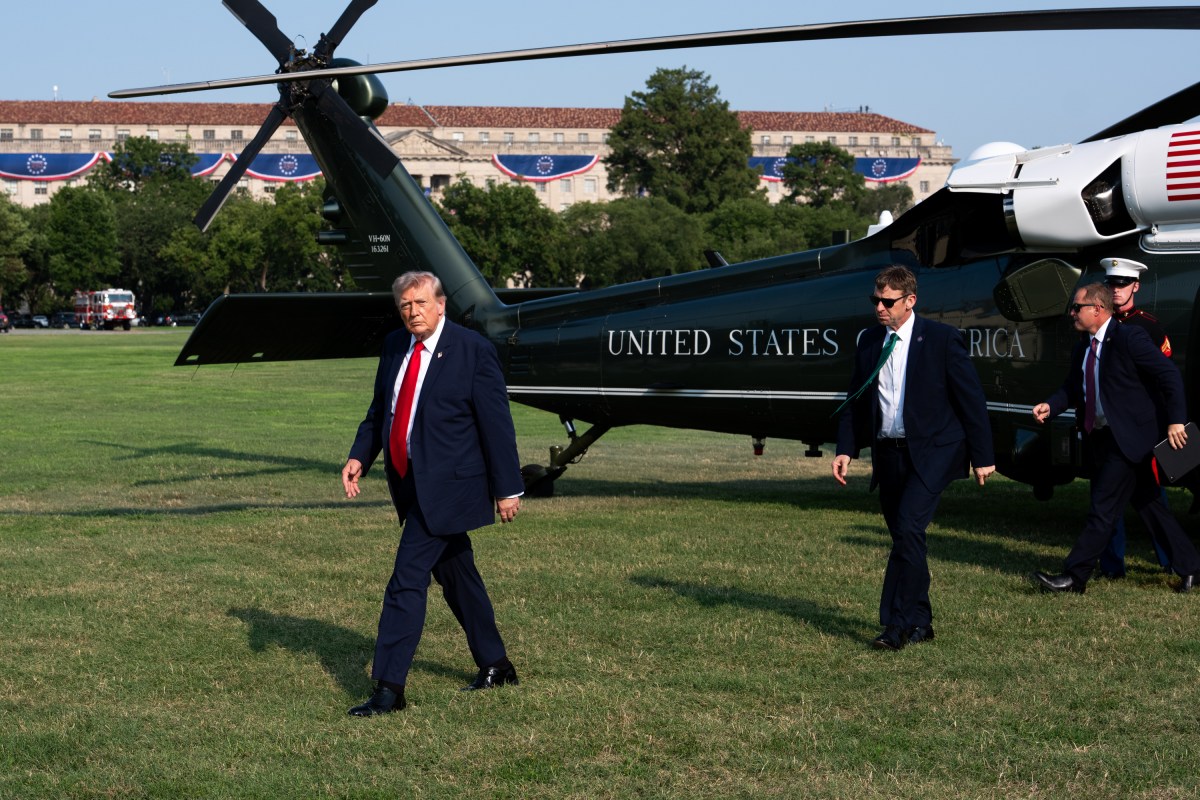 President Donald J. Trump returns to the White House after a trip to the U.S. Army War College in Carlisle, Pennsylvania. Wednesday, July 15, 2026. (Official White House Photo by Andrea Hanks)