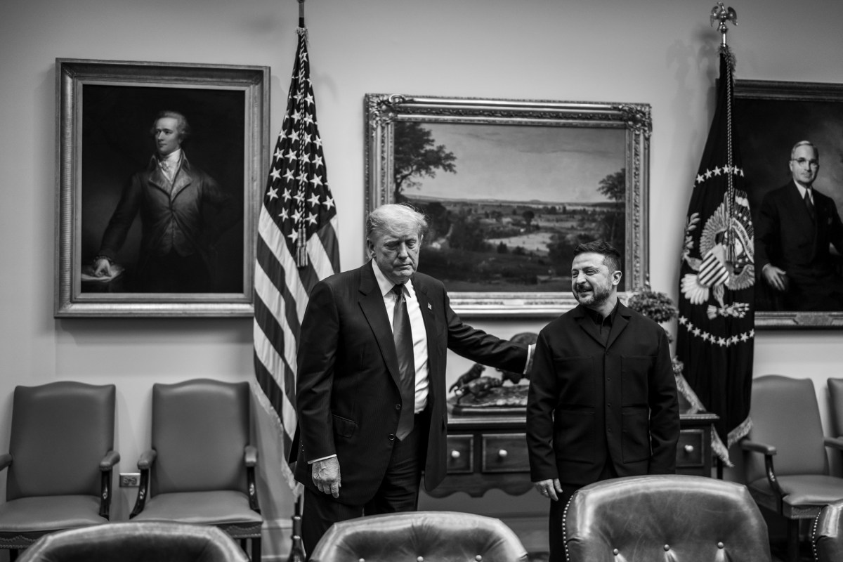 President Donald J. Trump greets Ukrainian President Volodymyr Zelenskyy in the Roosevelt Room, Tuesday, July 28, 2026. (Official White House Photo by Daniel Torok)