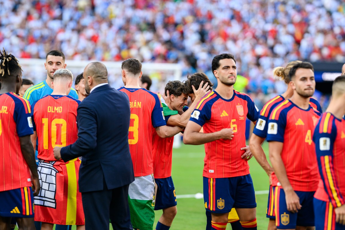 President Donald J. Trump presents medals following the FIFA World Cup Final between Spain and Argentina, Sunday, July 19, 2026, at MetLife Stadium in Rutherford, New Jersey. (Official White House Photo by Daniel Torok)