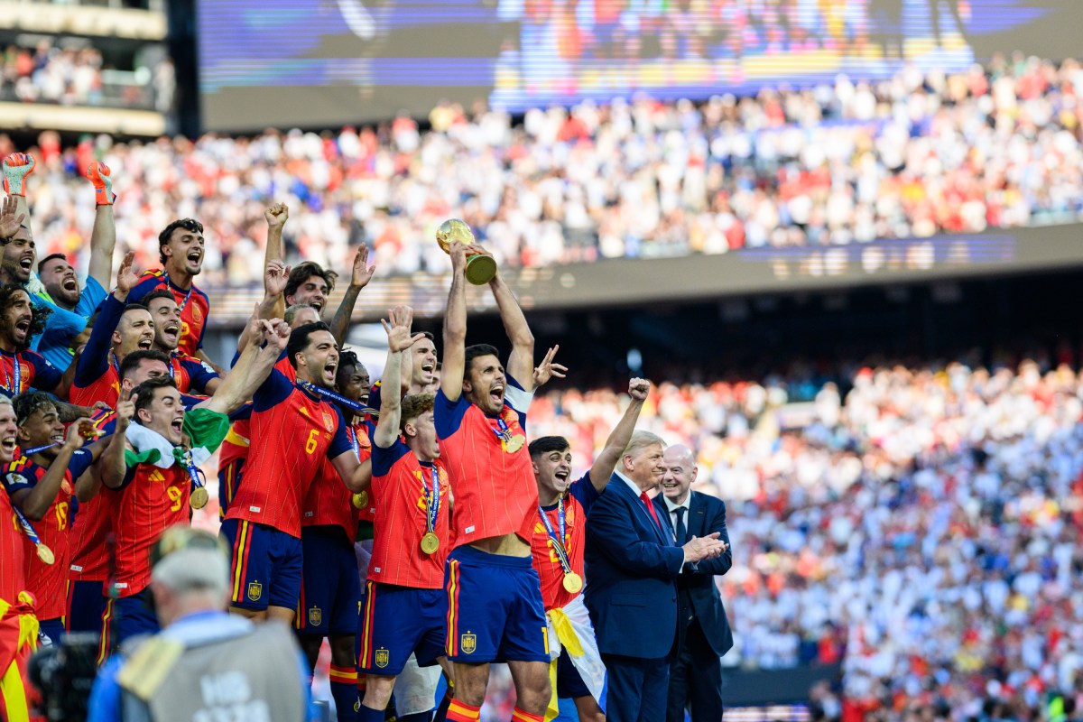 President Donald J. Trump presents medals following the FIFA World Cup Final between Spain and Argentina, Sunday, July 19, 2026, at MetLife Stadium in Rutherford, New Jersey. (Official White House Photo by Daniel Torok)
