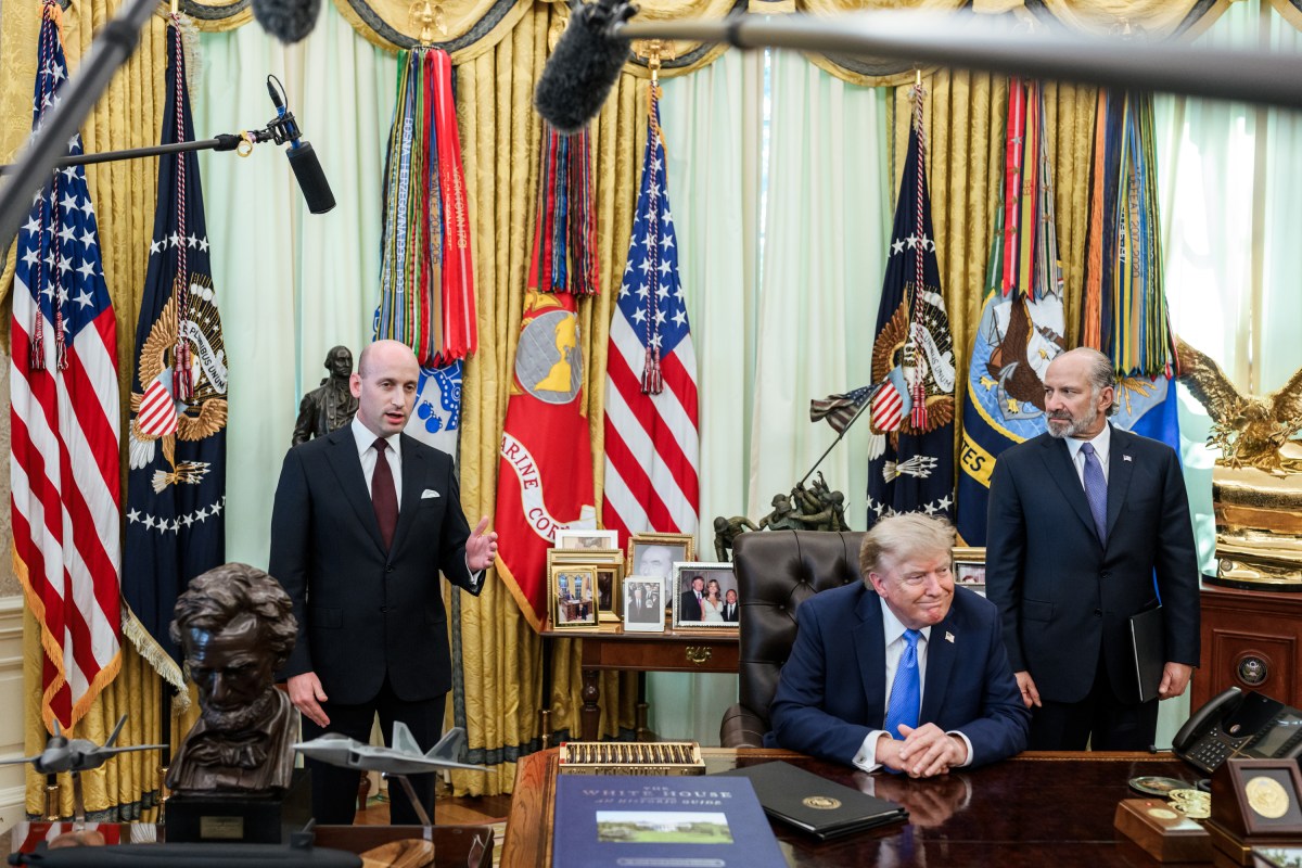 President Donald J. Trump signs Executive Orders alongside Deputy Chief of Staff Stephen Miller and Secretary of Commerce Howard Lutnick in the Oval Office, Thursday, August 6, 2026.(Official White House Photo by Molly Riley)
