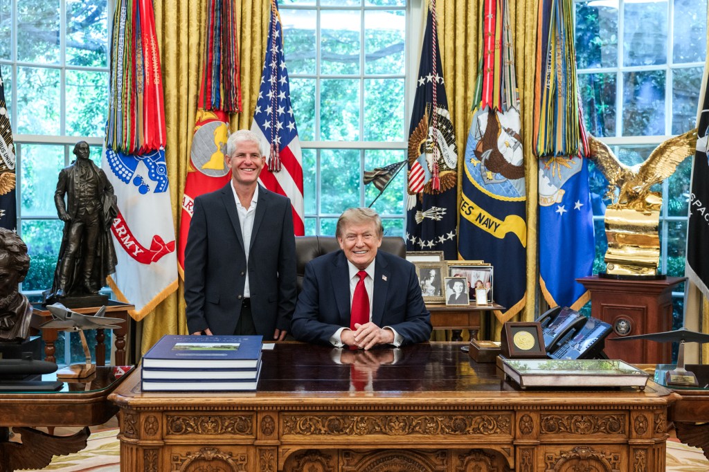 President Donald J. Trump meets with Kevin Rideout, an American missionary pilot held hostage for nine months in Niger, along with Senior Director for Counterterrorism Sebastian Gorka in the Oval Office, Friday, August 21, 2026. (Official White House Photo by Joyce N. Boghosian)