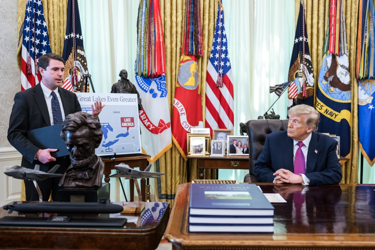 President Donald J. Trump signs an Executive Order renaming Lake Ontario to Lake America, Thursday, August 27, 2026, in the Oval Office. (Official White House Photo by Molly Riley)