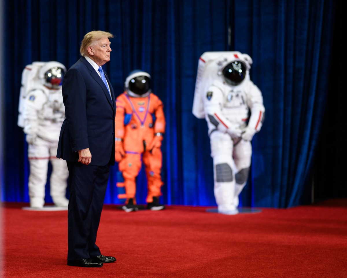 President Donald J. Trump delivers remarks before a Congressional Space Medal of Honor Ceremony at the NASA Johnson Space Center, Friday, August 28, 2026, in Houston, Texas. (Official White House Photo by Daniel Torok)