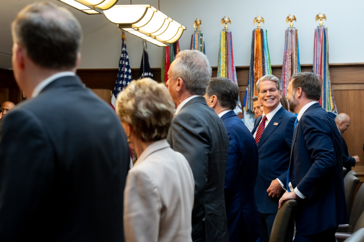 President Donald J. Trump meets with his cabinet at Camp David, Maryland on Friday, July 31, 2026. (Official White House Photo by Emily J. Higgins.)