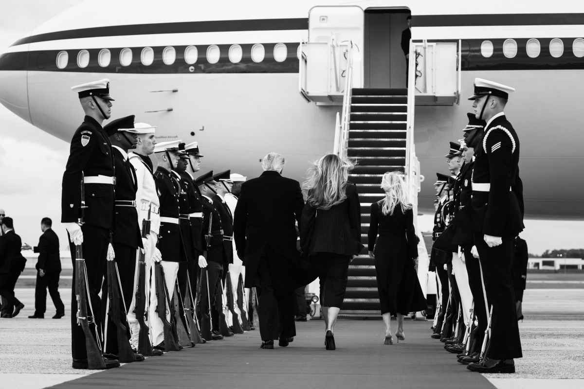 President Donald J. Trump and First Lady Melania Trump participate in a welcome ceremony for President Xi Jinping of China and his wife Peng Liyuan as they arrive at Joint Base Andrews, Maryland for a state visit, Wednesday, September 23, 2026. (Official White House Photo by Andrea Hanks)