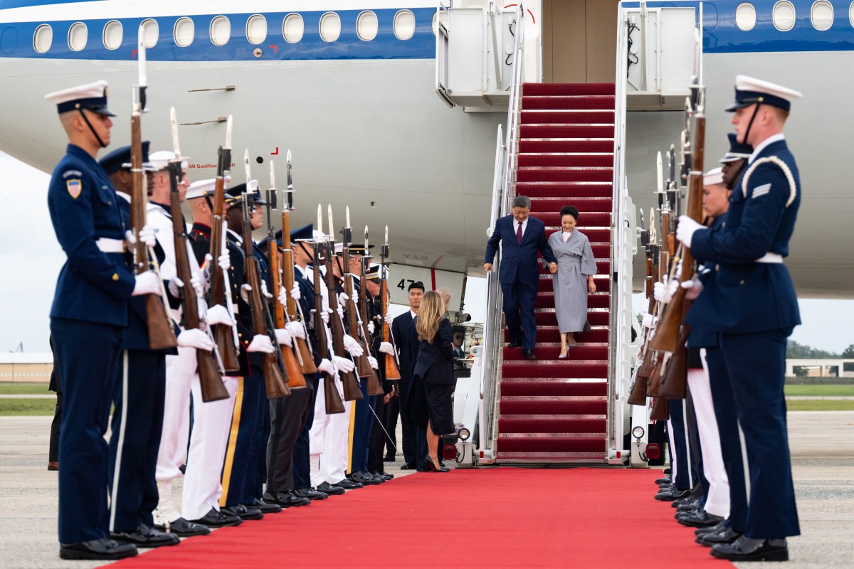 President Donald J. Trump and First Lady Melania Trump participate in a welcome ceremony for President Xi Jinping of China and his wife Peng Liyuan as they arrive at Joint Base Andrews, Maryland for a state visit, Wednesday, September 23, 2026. (Official White House Photo by Andrea Hanks)