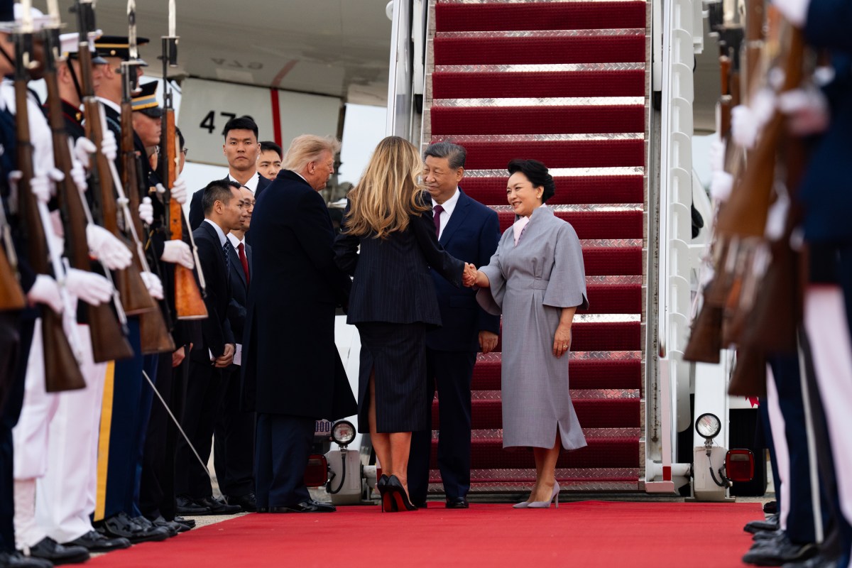 President Donald J. Trump and First Lady Melania Trump participate in a welcome ceremony for President Xi Jinping of China and his wife Peng Liyuan as they arrive at Joint Base Andrews, Maryland for a state visit, Wednesday, September 23, 2026. (Official White House Photo by Andrea Hanks)