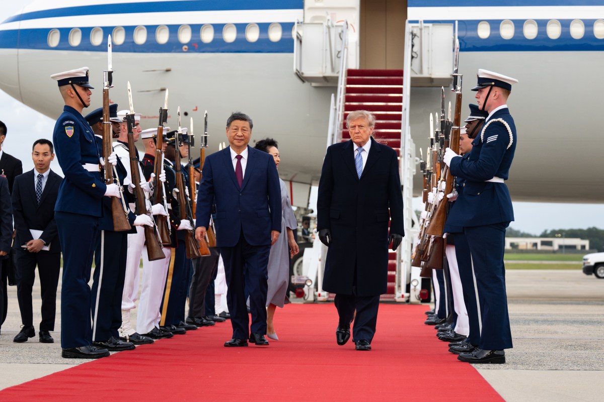President Donald J. Trump and First Lady Melania Trump participate in a welcome ceremony for President Xi Jinping of China and his wife Peng Liyuan as they arrive at Joint Base Andrews, Maryland for a state visit, Wednesday, September 23, 2026. (Official White House Photo by Andrea Hanks)