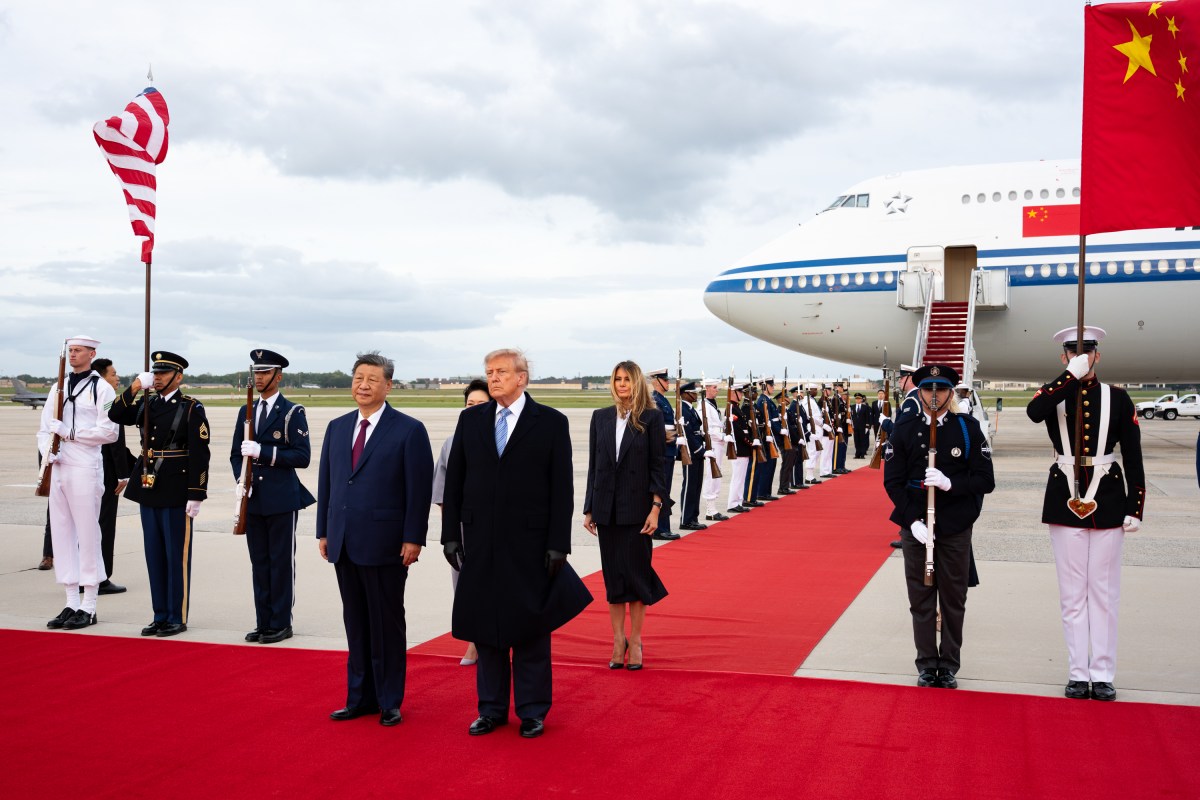 President Donald J. Trump and First Lady Melania Trump participate in a welcome ceremony for President Xi Jinping of China and his wife Peng Liyuan as they arrive at Joint Base Andrews, Maryland for a state visit, Wednesday, September 23, 2026. (Official White House Photo by Andrea Hanks)