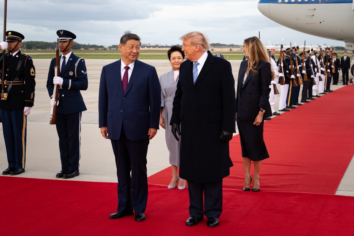 President Donald J. Trump and First Lady Melania Trump participate in a welcome ceremony for President Xi Jinping of China and his wife Peng Liyuan as they arrive at Joint Base Andrews, Maryland for a state visit, Wednesday, September 23, 2026. (Official White House Photo by Andrea Hanks)