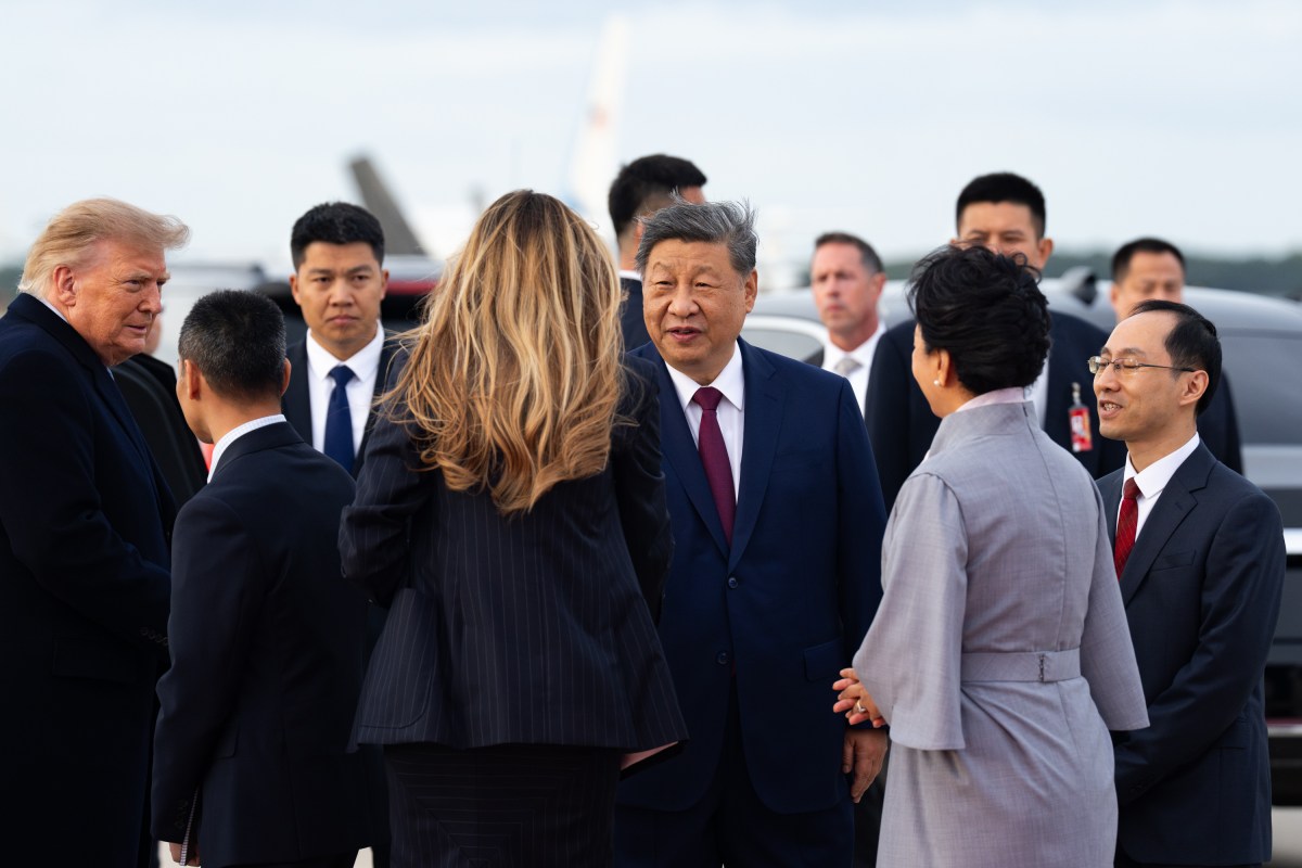 President Donald J. Trump and First Lady Melania Trump participate in a welcome ceremony for President Xi Jinping of China and his wife Peng Liyuan as they arrive at Joint Base Andrews, Maryland for a state visit, Wednesday, September 23, 2026. (Official White House Photo by Andrea Hanks)