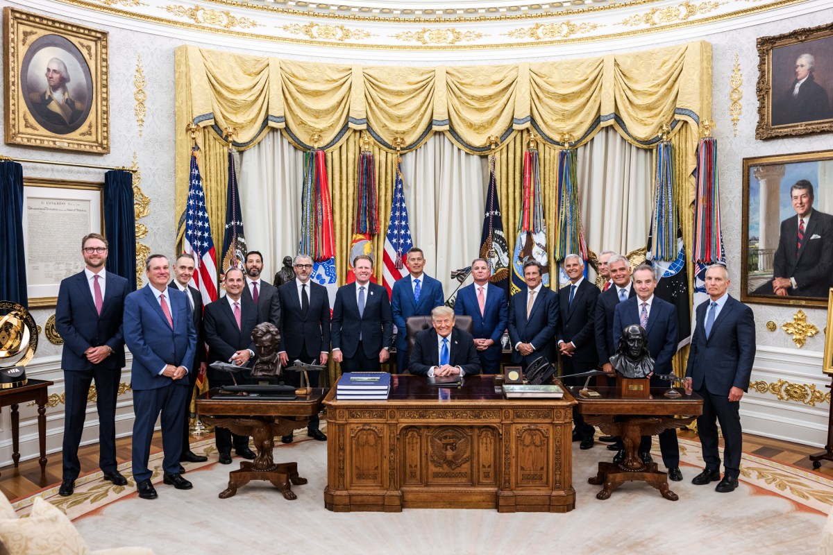 President Donald J. Trump meets with U.S. travel executives in the Oval Office, Wednesday, September 2, 2026. (Official White House Photo by Joyce N. Boghosian)