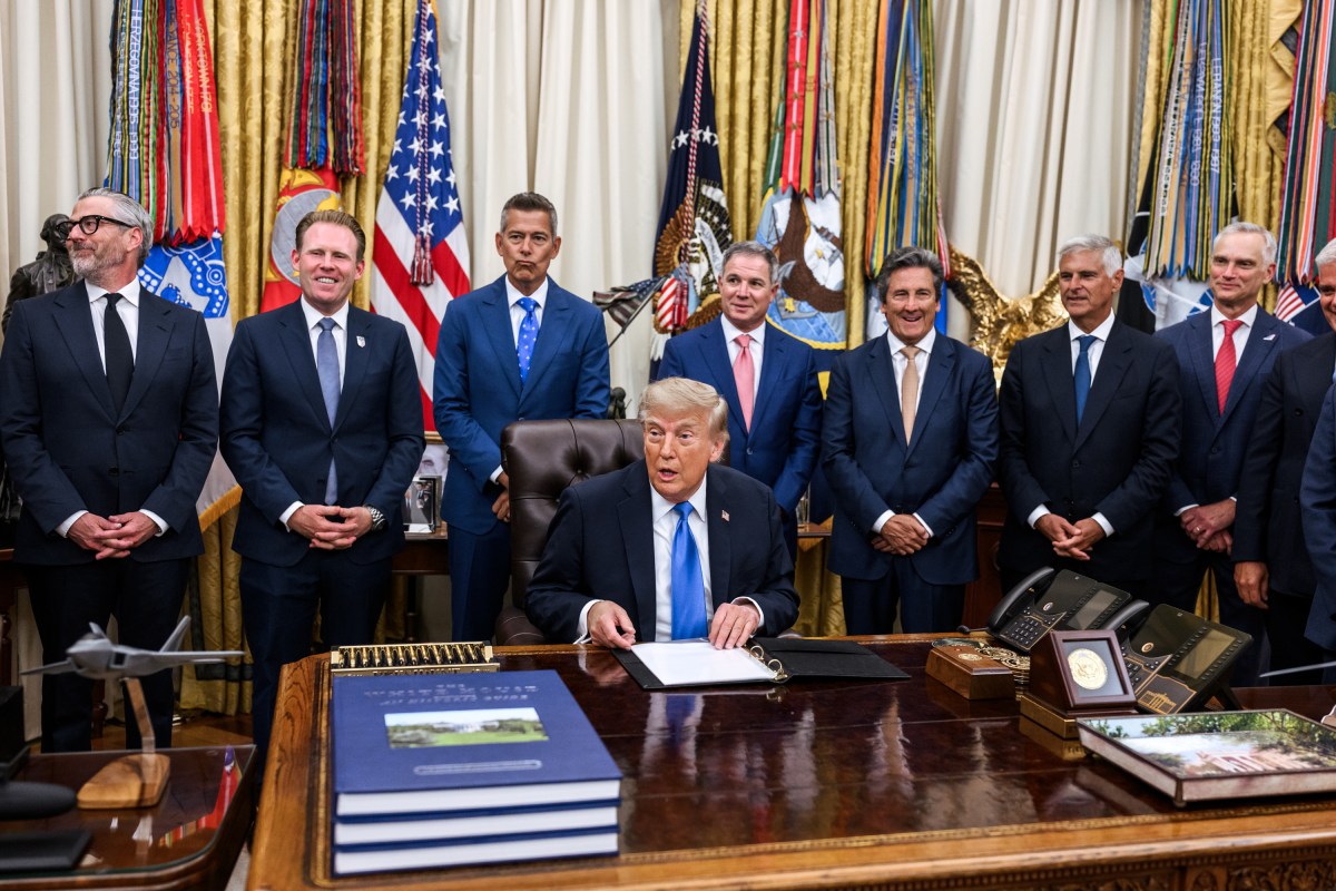 President Donald J. Trump meets with U.S. travel executives in the Oval Office, Wednesday, September 2, 2026. (Official White House Photo by Joyce N. Boghosian)