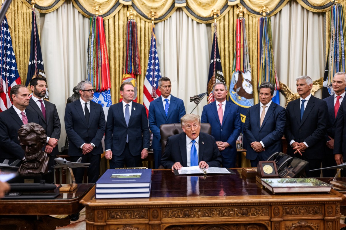 President Donald J. Trump meets with U.S. travel executives in the Oval Office, Wednesday, September 2, 2026. (Official White House Photo by Joyce N. Boghosian)