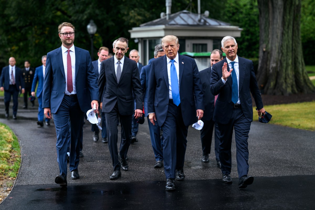 President Donald J. Trump gives U.S. travel executives a tour of the White House grounds after a press conference in the Oval Office, Wednesday, September 2, 2026. (Official White House Photo by Molly Riley)
