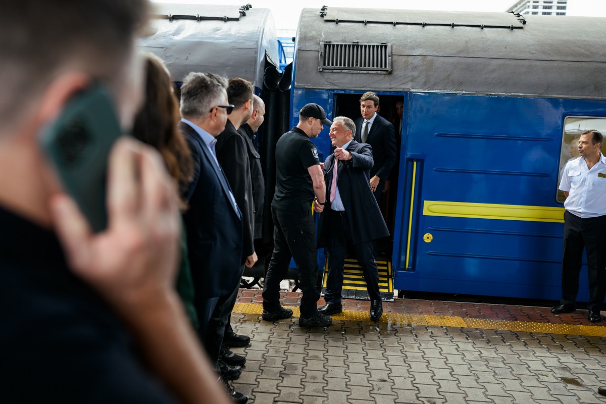 U.S. Special Envoy Steve Witkoff and Jared Kushner are greeted by Ukrainian officials after arriving at Kyiv-Pasazhyrskyi railway station in Kyiv, Ukraine, Sunday, September 6, 2026, to meet with Ukrainian President Volodymyr Zelenskyy to continue dialogue to end the Russia-Ukraine War. (Official White House Photo by Daniel Torok)