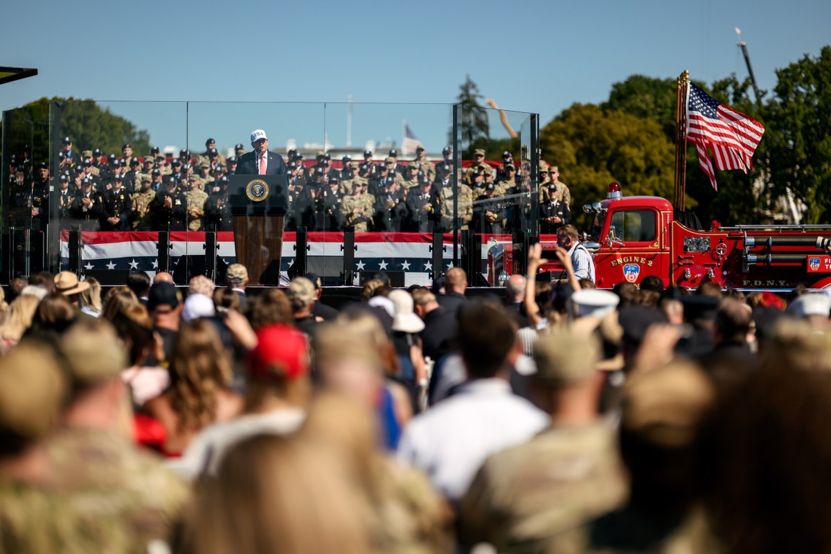 President Donald J. Trump participates in a Steel Across America event commemorating the 25th anniversary of the September 11 terrorist attacks, Tuesday, September 8, 2026, on the Ellipse in Washington, D.C. (Official White House Photo by Daniel Torok)