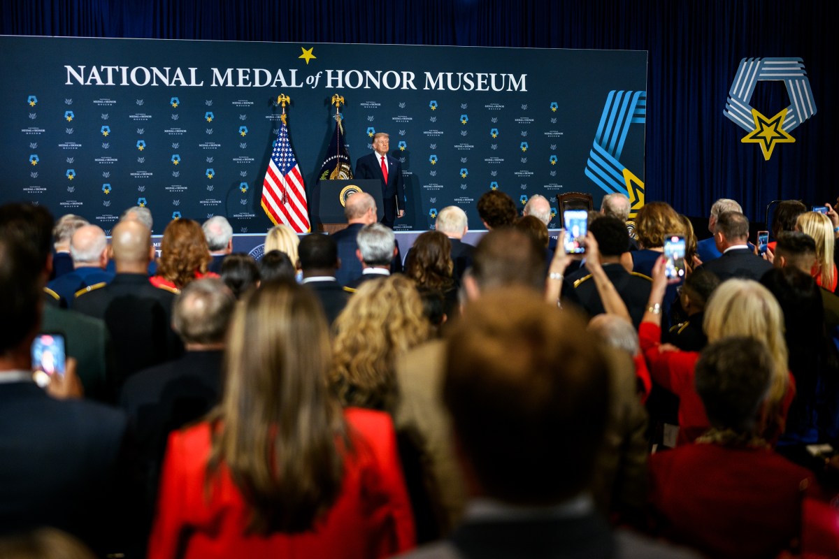 President Donald J. Trump delivers remarks and signs a bill establishing a monument to Medal of Honor recipients, to be located on the National Mall in Washington, D.C.,at the National Medal of Honor Museum in Arlington, Texas, Thursday, September 10, 2026. (Official White House Photo by Daniel Torok)