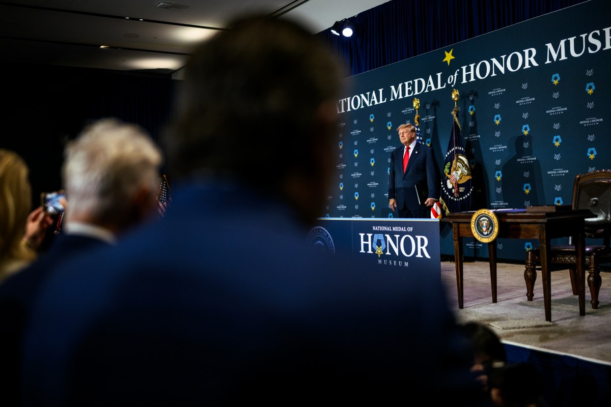President Donald J. Trump delivers remarks and signs a bill establishing a monument to Medal of Honor recipients, to be located on the National Mall in Washington, D.C.,at the National Medal of Honor Museum in Arlington, Texas, Thursday, September 10, 2026. (Official White House Photo by Daniel Torok)