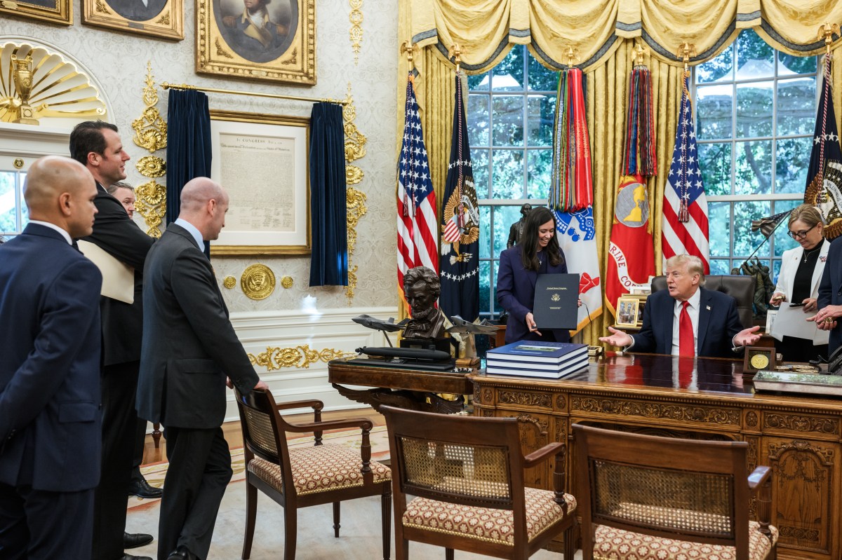 President Donald J. Trump signs a bill sanctioning Russia - the Lindsey O. Graham Sanctioning Russia and Iran Act - in the Oval Office, Friday, September 18, 2026. (Official White House Photo by Joyce N. Boghosian)