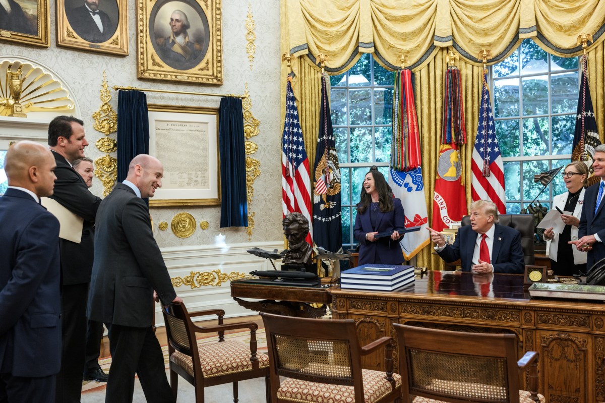 President Donald J. Trump signs a bill sanctioning Russia - the Lindsey O. Graham Sanctioning Russia and Iran Act - in the Oval Office, Friday, September 18, 2026. (Official White House Photo by Joyce N. Boghosian)