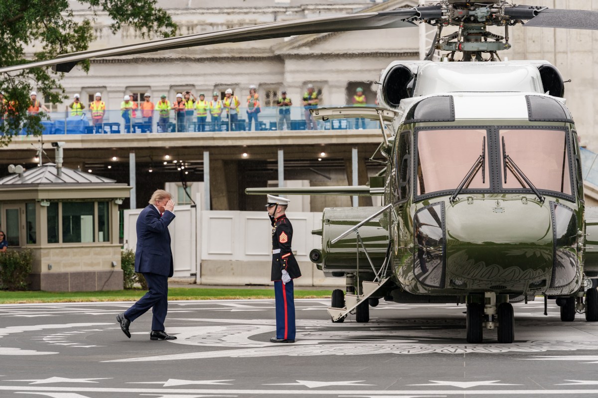 President Donald J. Trump boards Marine One on the South Lawn of the White House en route Joint Base Andrews, Monday, September 21, 2026, for a trip to New York. (Official White House Photo by Abe McNatt)