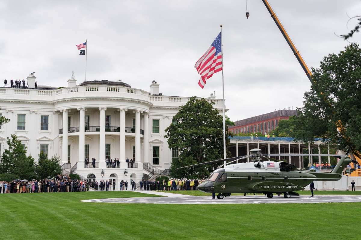 Marine One departs the South Lawn of the White House from the new helipad, Monday, September 21, 2026, en route Joint Base Andrews for President Donald J. Trump’s trip to New York. (Official White House Photo by Abe McNatt)